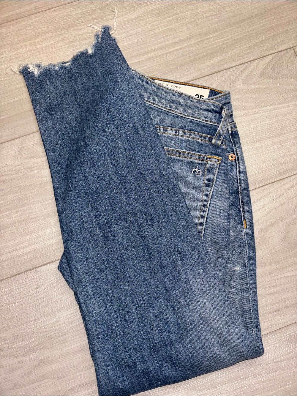 rag & bone Dre Low-Rise Slim Boyfriend Jeans Chewed Raw Hem Size 25